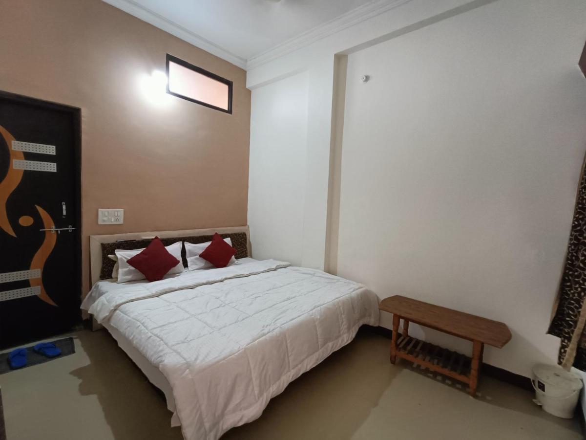 Hotel Chaitanya Maheshwar Exterior foto